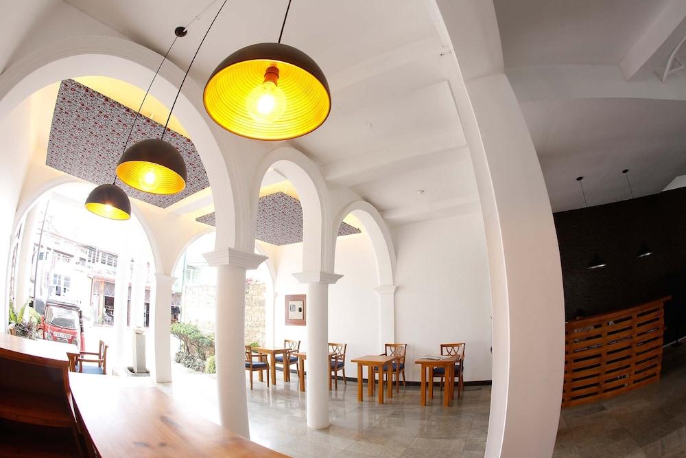 Zand Negombo Ettukala Bagian luar foto