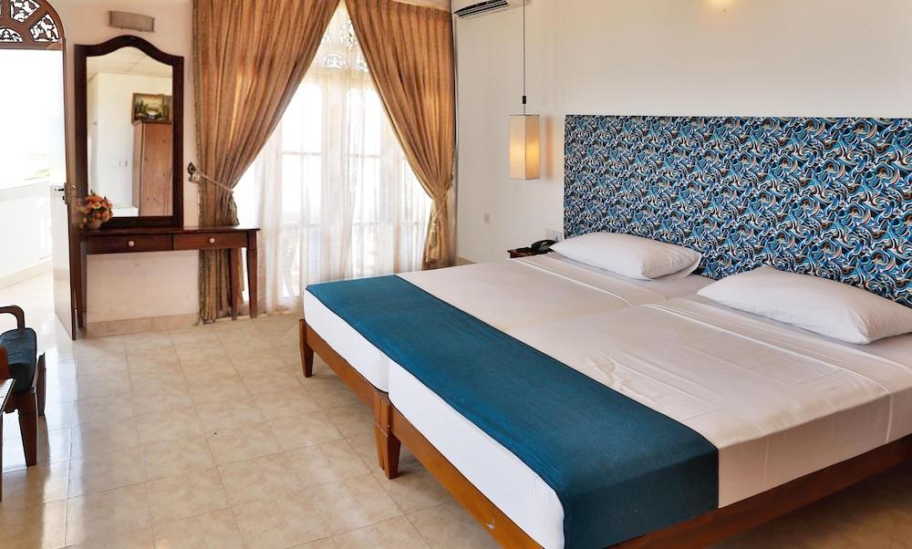 Zand Negombo Ettukala Bagian luar foto