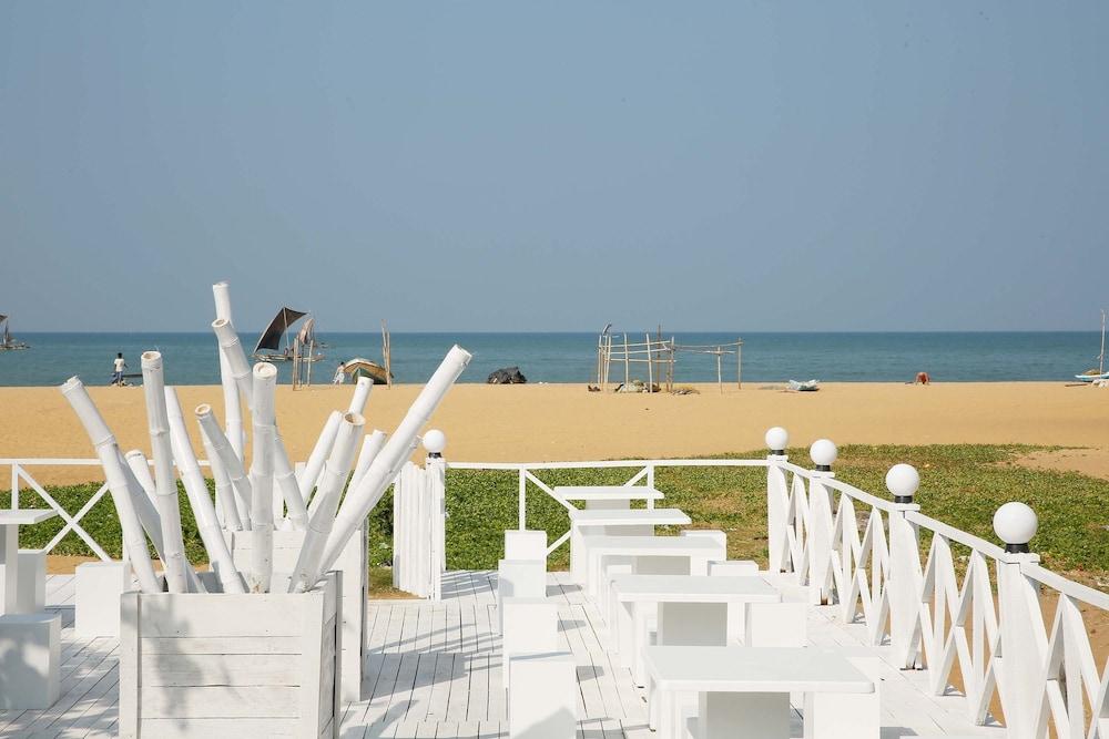 Zand Negombo Ettukala Bagian luar foto