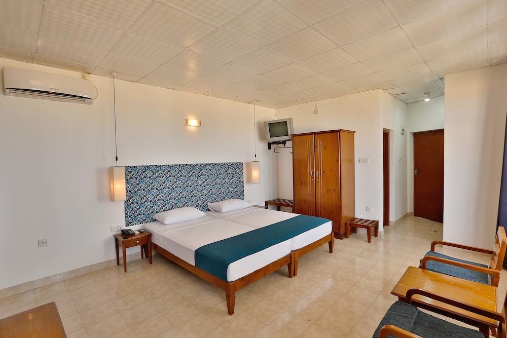 Zand Negombo Ettukala Bagian luar foto