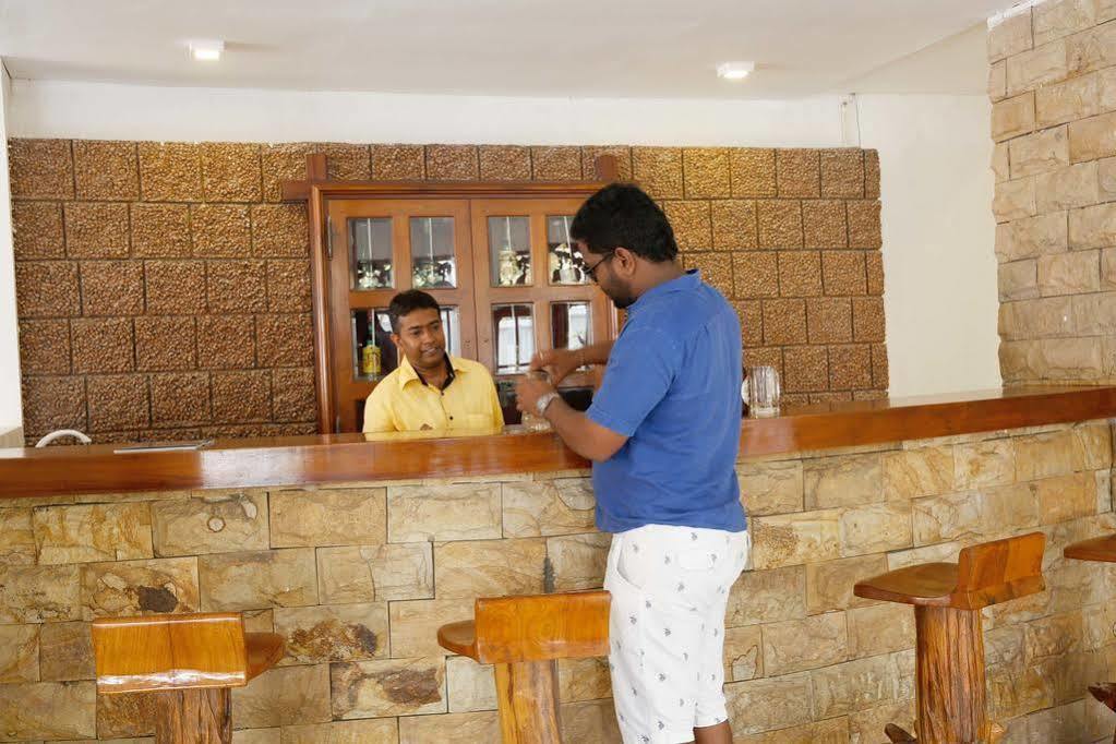 Zand Negombo Ettukala Bagian luar foto