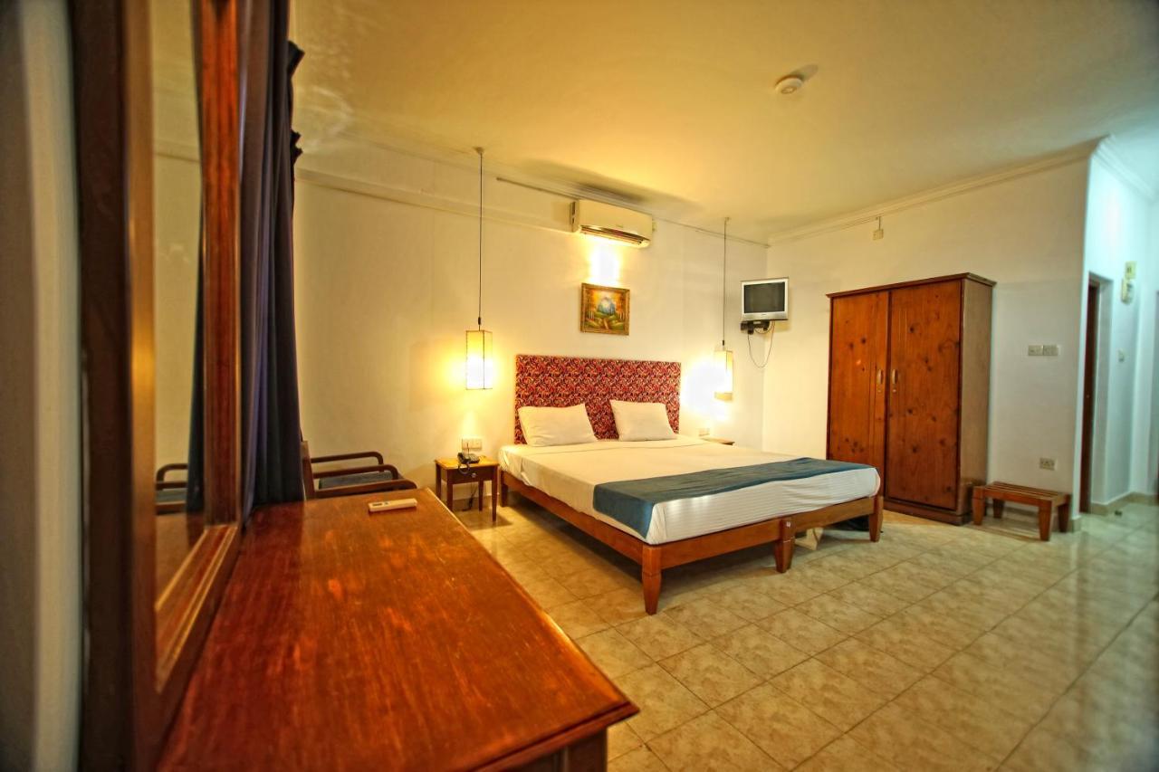 Zand Negombo Ettukala Bagian luar foto